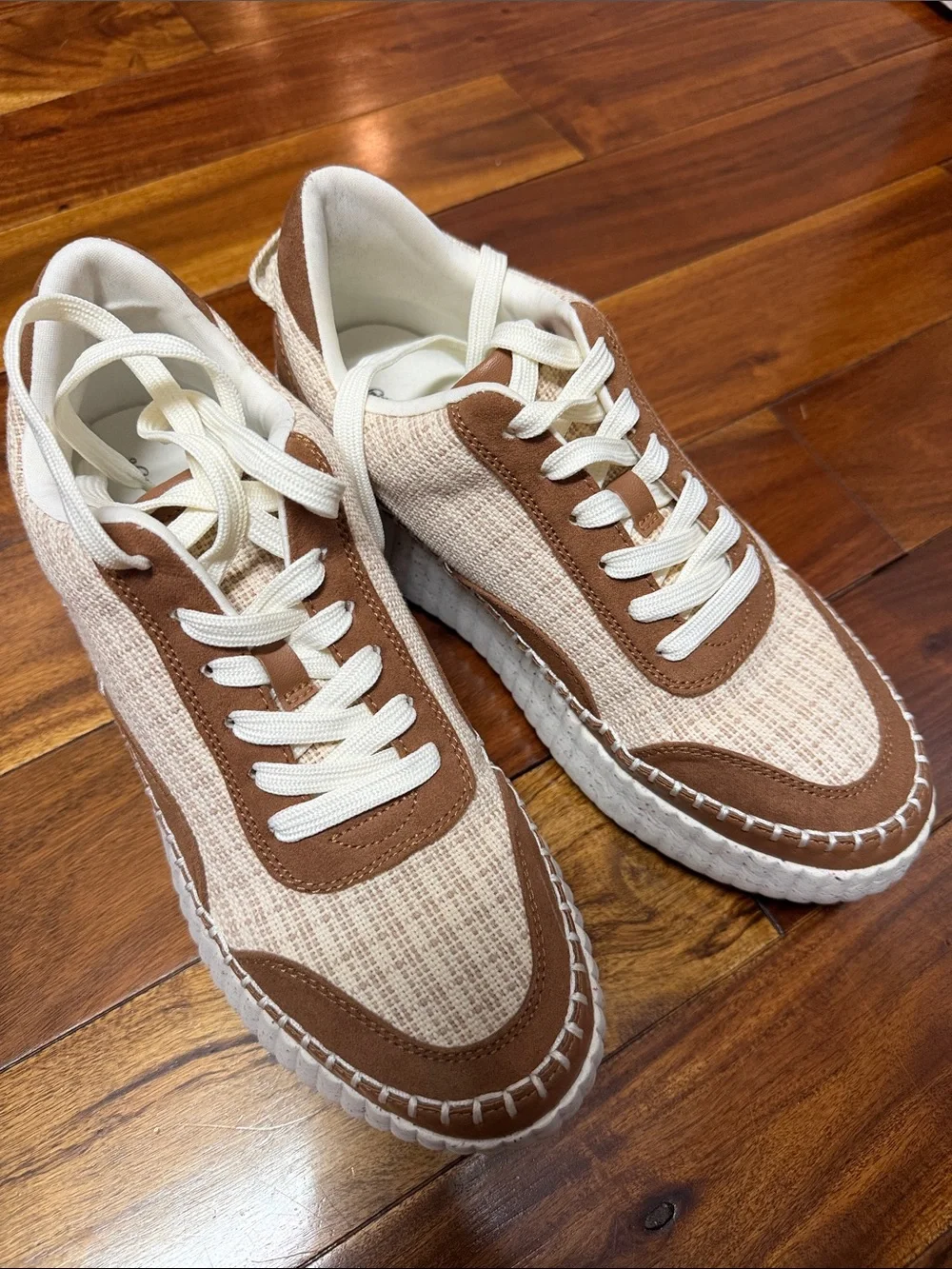 Universal Thread Cream and Brown Women's Athletic Sneakers